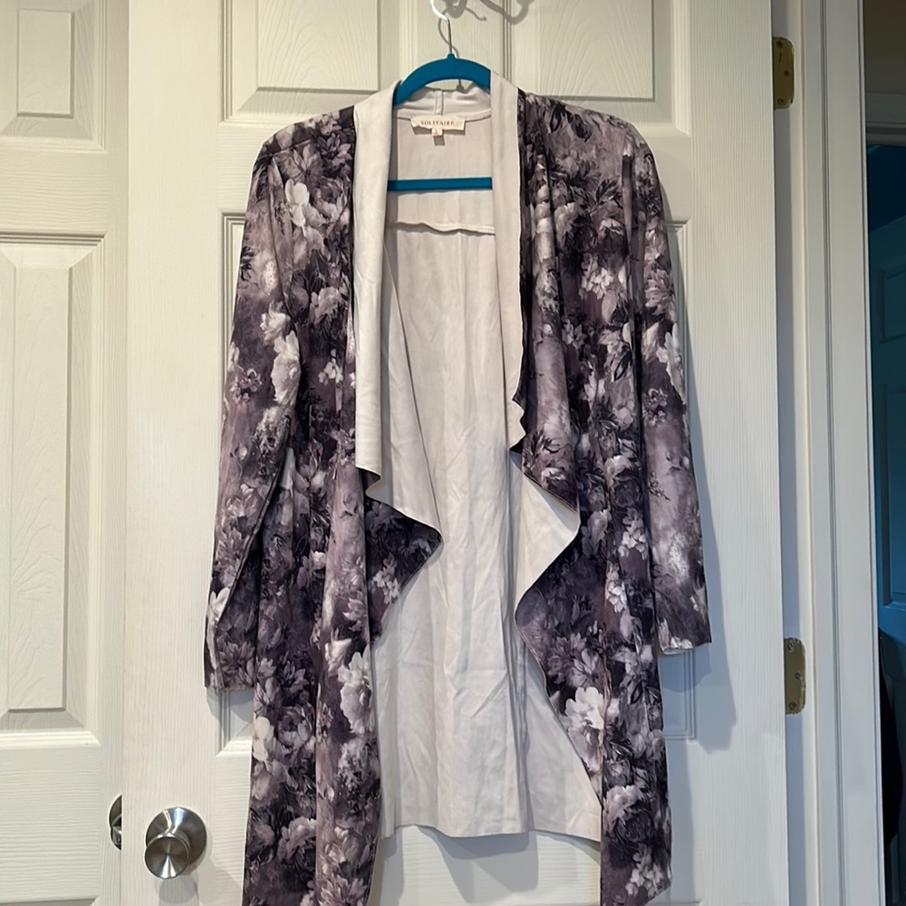 Floral coat open from mint condition, only worn once, light weight